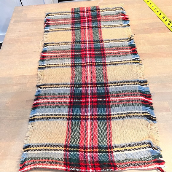 Large Infinity Blanket Scarf Plaid Tartan
Pattern (Beige/Green/Red) - Picture 4 of 8